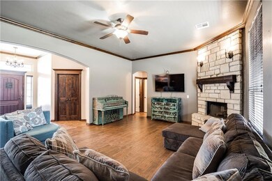 2804 SE 5th St, Moore, OK 73160 - photo 3