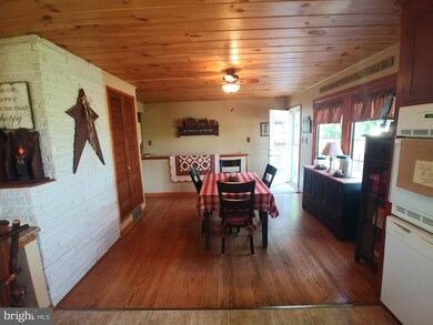 1583 Crottlestown Rd, Chambersburg, PA 17202 - photo 6