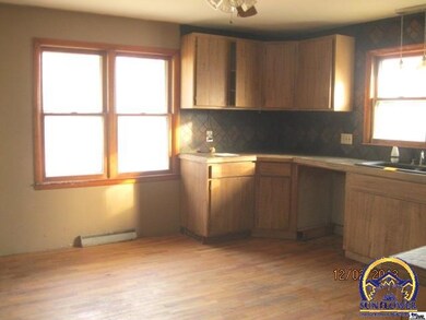 2624 SW Clay St, Topeka, KS 66611 - photo 6
