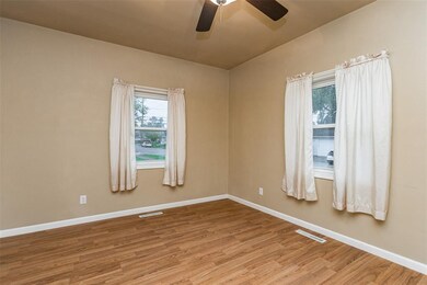 927 F Ave NW, Cedar Rapids, IA 52405 - photo 6