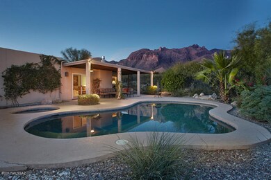 Pool & Spa Looking at Home & Mountains