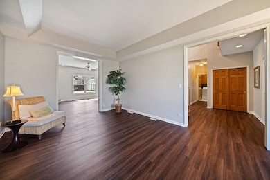 542 W Gladys Ave, Elmhurst, IL 60126 - photo 6