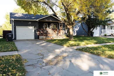 1721 N Platte Ave, York, NE 68467 - photo 2