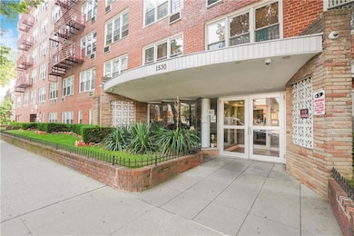 The Dauphin unit 6N, Brooklyn, NY 11230 - photo 2