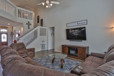 306 Burgundy Dr, Alvin, TX 77511 - photo 6