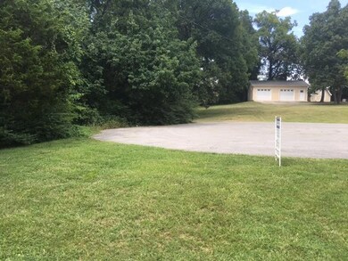 107 Drake Dr, Shelbyville, TN 37160 - photo 6