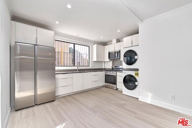 536 N Oxford Ave unit 536, Los Angeles, CA 90004 - photo 6