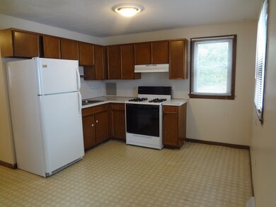 37 Greenwich St unit A, Ludlow, MA 01056 - photo 5