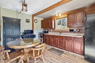 Dining room & kitchen