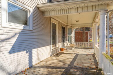 304 Lincoln Ave, Lincoln, IL 62656 - photo 3