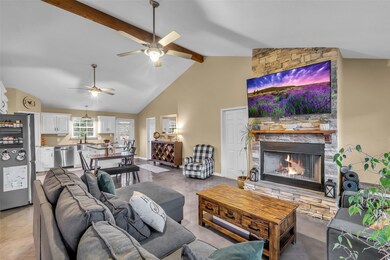 696 Independence Rd, Shepherd, TX 77371 - photo 3