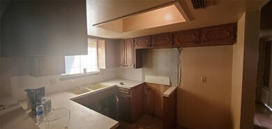 1914 Rainy River Dr, Houston, TX 77088 - photo 6