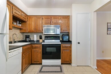 3406-Kim-Ct-Unit-B26-Roanoke-22