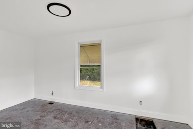 664 S Breezewood Rd, Breezewood, PA 15533 - photo 7