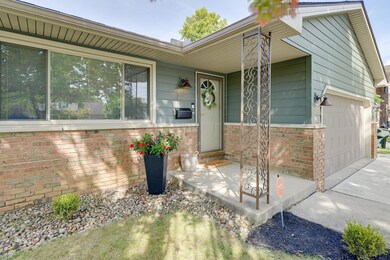 Front Entry Detail-005-032-3000x2000