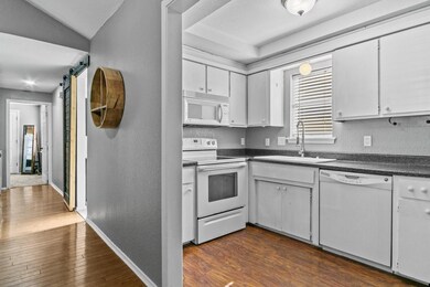 601 N Walnut St, Weatherford, TX 76086 - photo 6