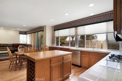 23212 Sherwood Place, Valencia, CA 91354 - photo 5