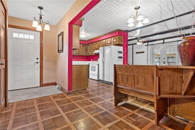 Foyer/kitchen entry