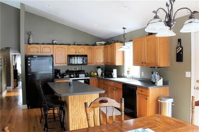 Great kitchen for entertaining!