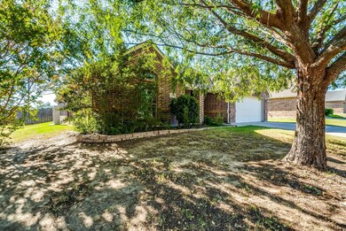 376 Lockwood Ln, Weatherford, TX 76087 - photo 2