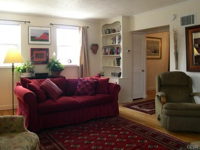 902 N 17th St, Allentown, PA 18104 - photo 5