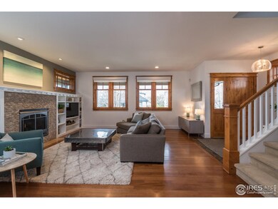 Living Room/Foyer