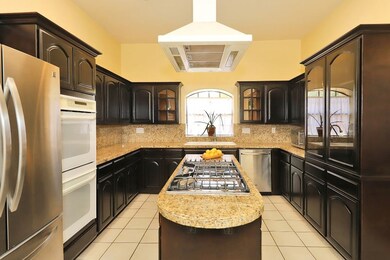 201 Oriole Ln, Laredo, TX 78045 - photo 7