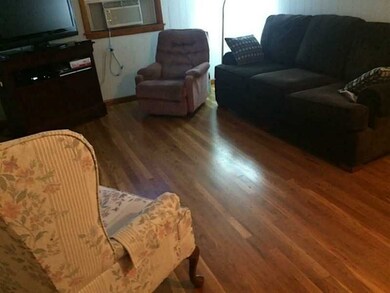 Living Room. HARDWOOD FLOORS INDIVIDUAL AIR CONDIT