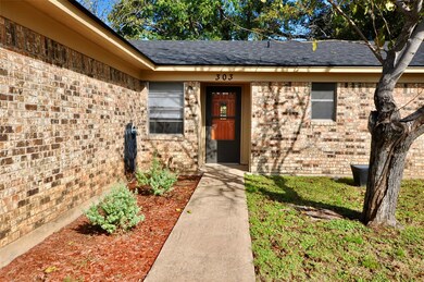 303 E 2nd St, Weatherford, TX 76086 - photo 3