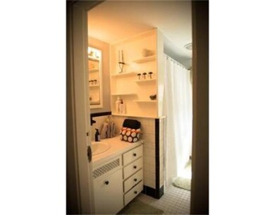 322 Market St unit 1, Swansea, MA 02777 - photo 4