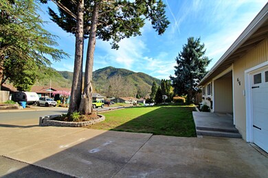 416 Placer St, Rogue River, OR 97537 - photo 2