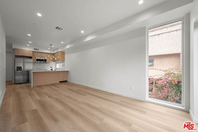 2001 Vista Del Mar St unit 4, Los Angeles, CA 90068 - photo 5