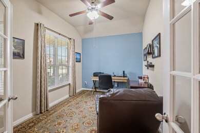 306 Kendall Crest Dr, Alvin, TX 77511 - photo 4