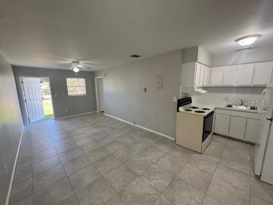 12140 Munbury Dr unit 5, Dade City, FL 33525 - photo 2