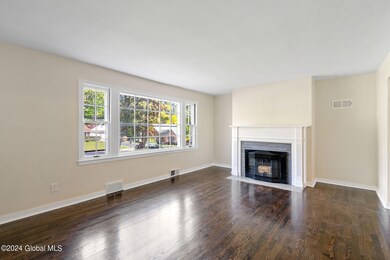 2976 Hillcrest Rd, Schenectady, NY 12309 - photo 5