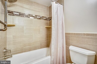 2116 Whisperwood Glen Ln, Reston, VA 20191 - photo 5