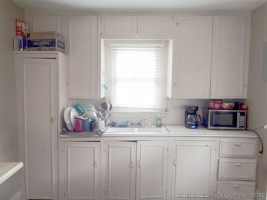 301 S 4th St, Eufaula, OK 74432 - photo 6