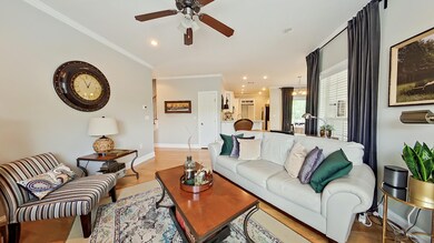8-Living Room (1)