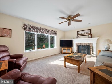 4506 Country View Dr, Doylestown, PA 18902 - photo 2