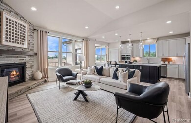 Large Gathering Room with 11 ft ceilings