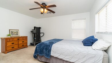 8806 S 9th St-23