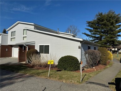 763 Williamsburg Cir, Warwick, RI 02886 - photo 3