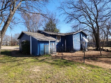 203 Stroud St, Cleburne, TX 76033 - photo 5