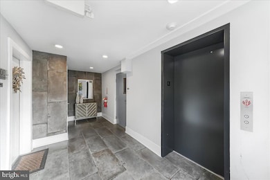 537 Apple St unit 302, Conshohocken, PA 19428 - photo 3