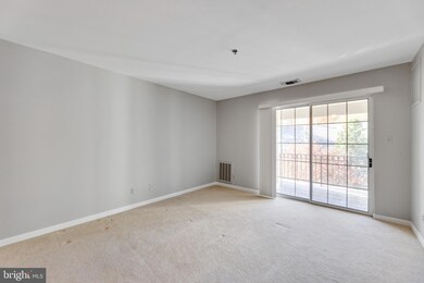 Quaker Hill Community unit 427, Alexandria, VA 22314 - photo 5