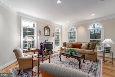 7822 Swinks Mill Ct, McLean, VA 22102 - photo 2