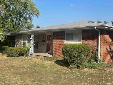 341 Mcfall St, Benton, IL 62812 - photo 5