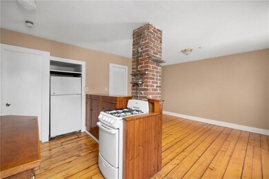 14 Brinley St unit 3, Newport, RI 02840 - photo 5