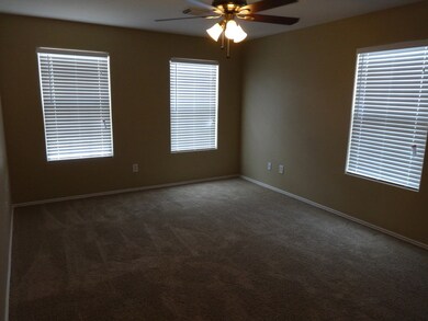 8915 Chisholm Wood Ln, Houston, TX 77075 - photo 5