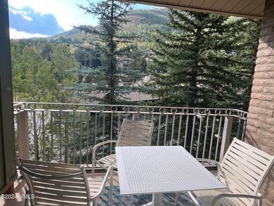 2401 deck off living room